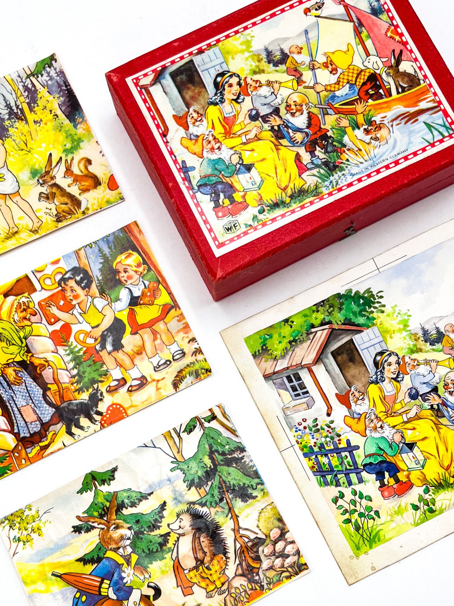 SNOW WHITE AND THE SEVEN DWARFS block puzzle | Brothers Grimm