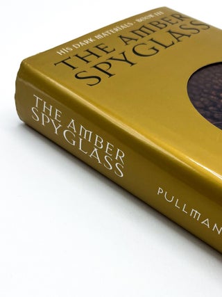 THE AMBER SPYGLASS. Philip Pullman.