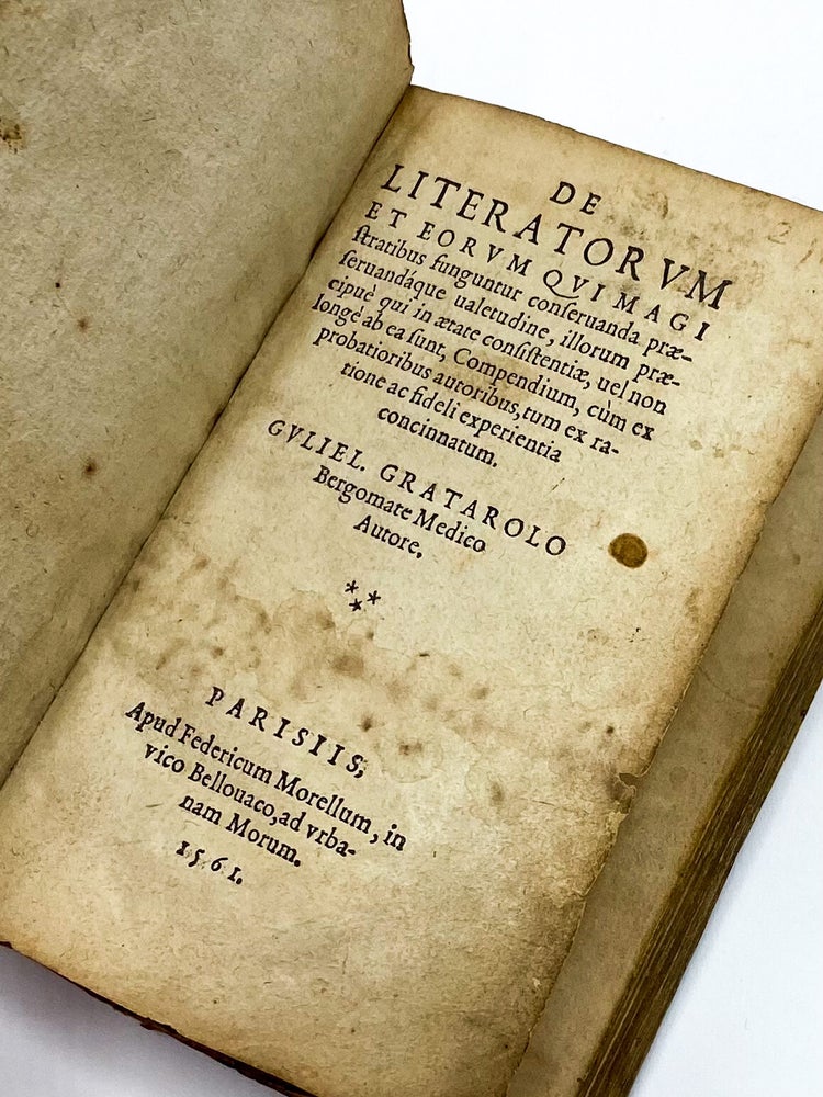 DE LITERATORUM ET EORUM QUI MAGISTRATIBUS