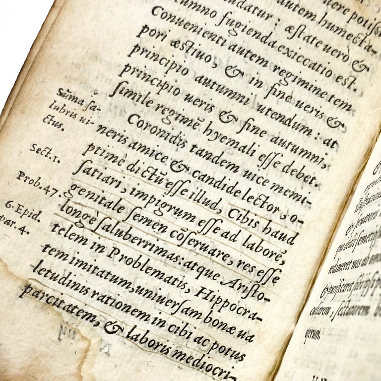 DE LITERATORUM ET EORUM QUI MAGISTRATIBUS