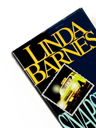 SNAPSHOT. Linda Barnes.