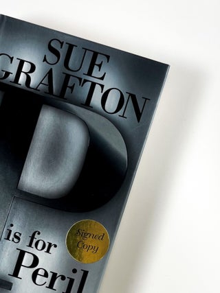 P IS FOR PERIL. Sue Grafton.