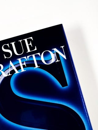 S IS FOR SILENCE. Sue Grafton.