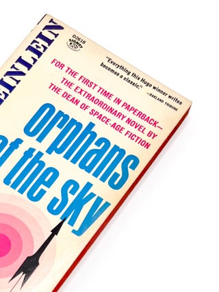 ORPHANS OF THE SKY. Robert A. Heinlein.
