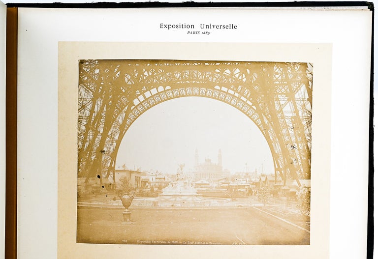 LA TOUR EIFFEL